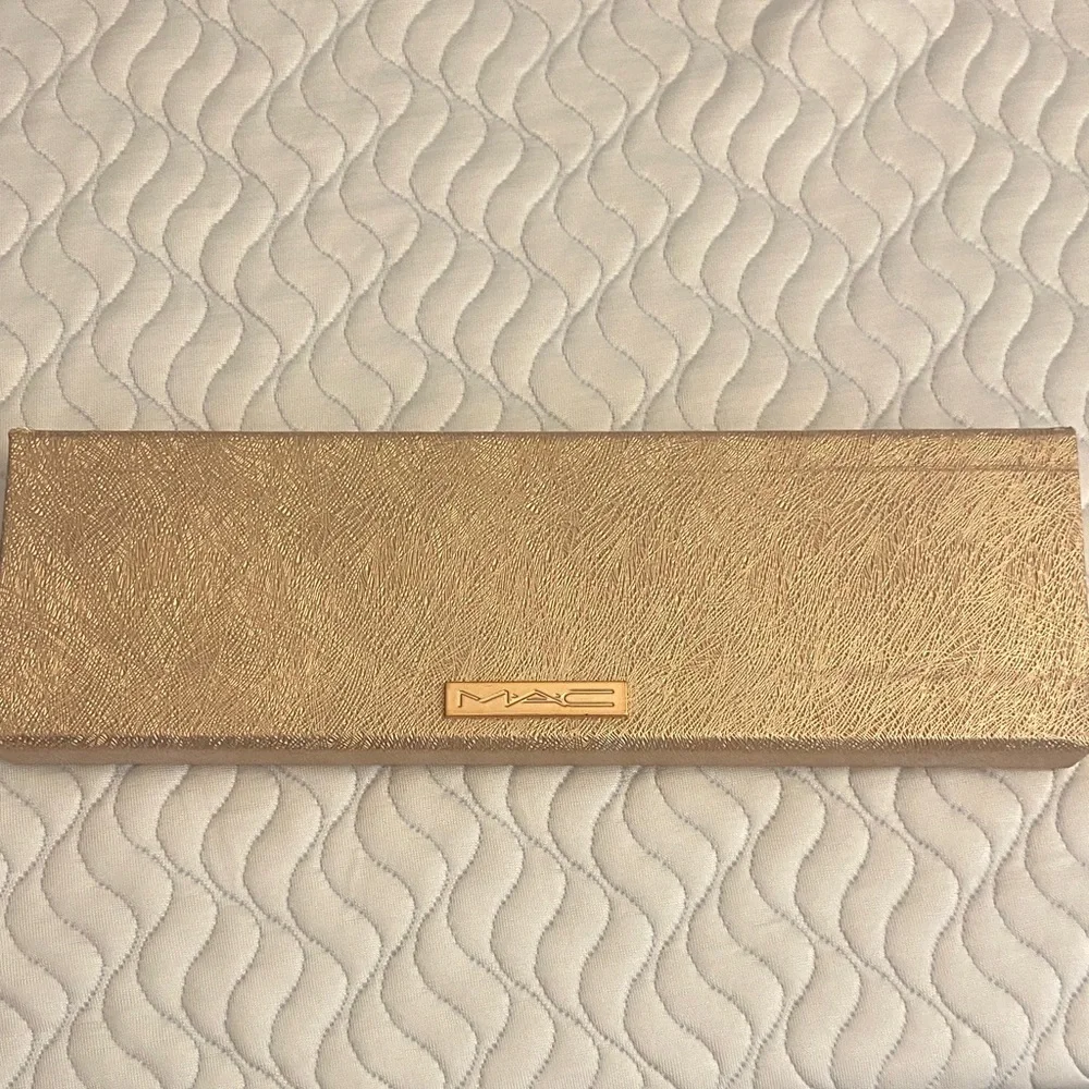 MAC Cosmetics Vibrant Lipstick Collection - Picture 5 of 12